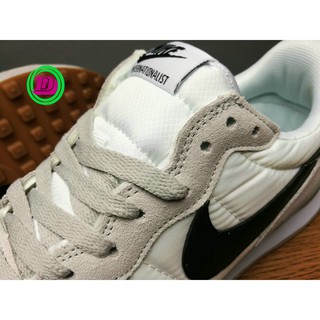  Sepatu  Model Nike  Internationalist  Cream Klasik Warna 