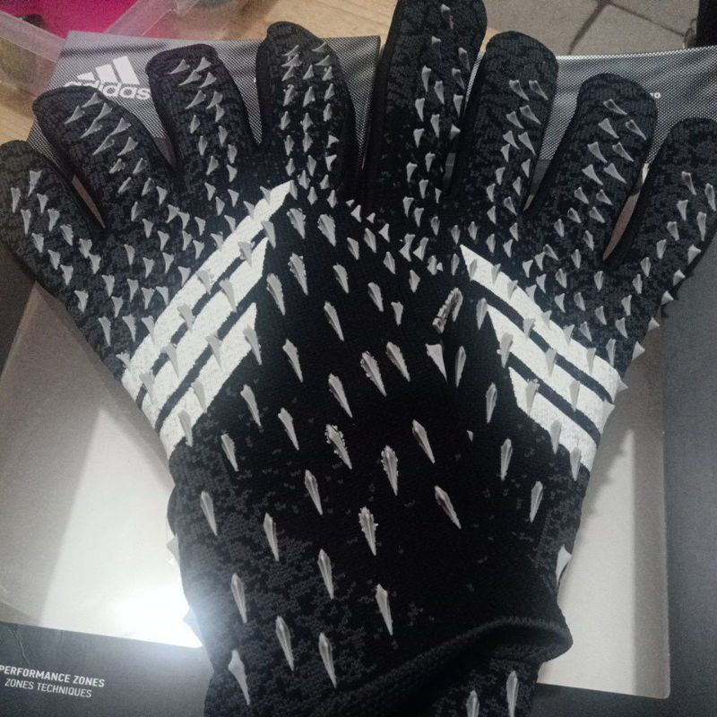 Sarung Tangan Kiper Adidas