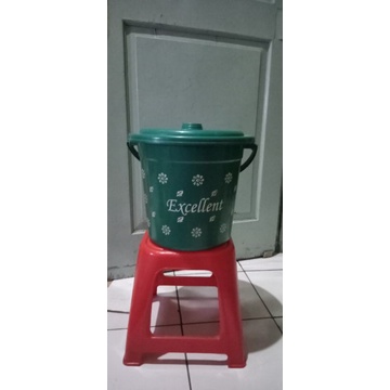 ember plastik 4 galon tutup exselen