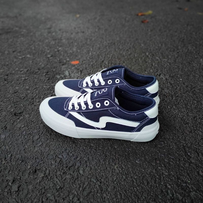 Sepatu Patrobas New Ivan Navy White Low Cut | Sepatu Patrobas Original | Sneakers Navy Sepatu Pria S