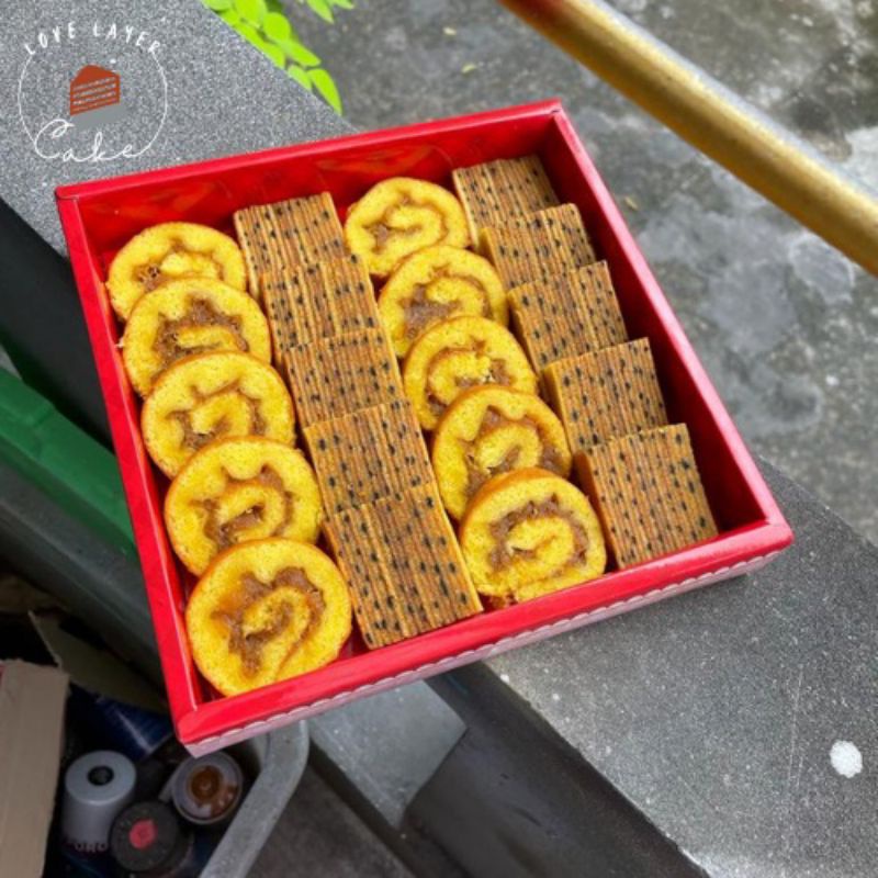 

LAPIS COMBO (LAPIS LEGIT CANTIK MANIS + ROLL NANAS)