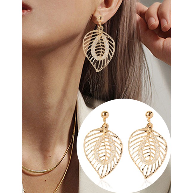 LRC Anting Tusuk Fashion Golden Leaf Hollow Alloy Mesh Crystal Earrings K44450