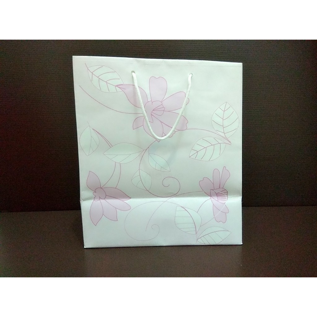 

FRESH Paperbag Motif Bunga Daun Uk 23 x 26 cm ISTIMEWA