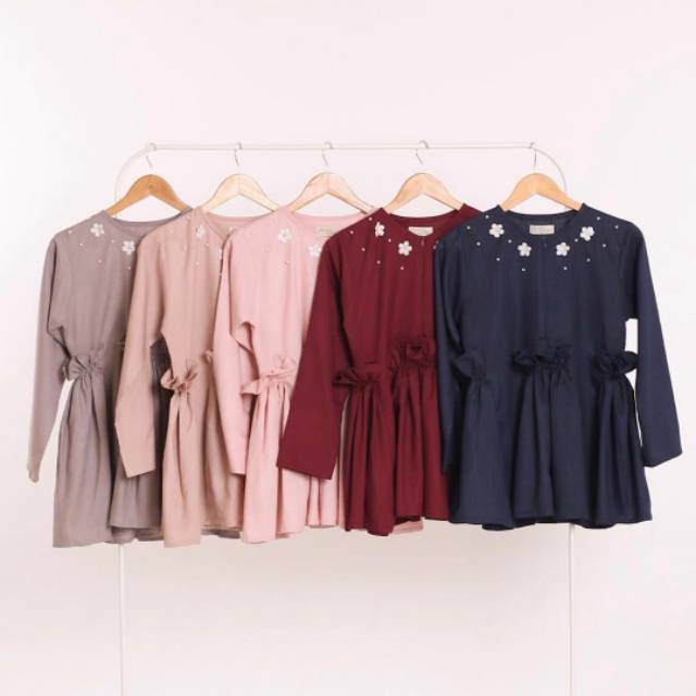 Emma Blouse Wearing Klamby
