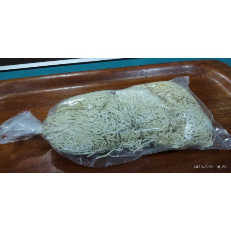 

MIE MENTAH KERTING TIPIS KENYAL SPECIAL BAKMI AYAM/GORENG 1/2 KG (HALA)