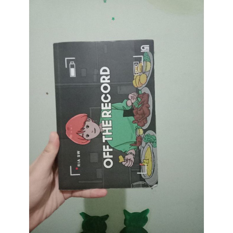 Preloved Novel Ria Sw Off The Record