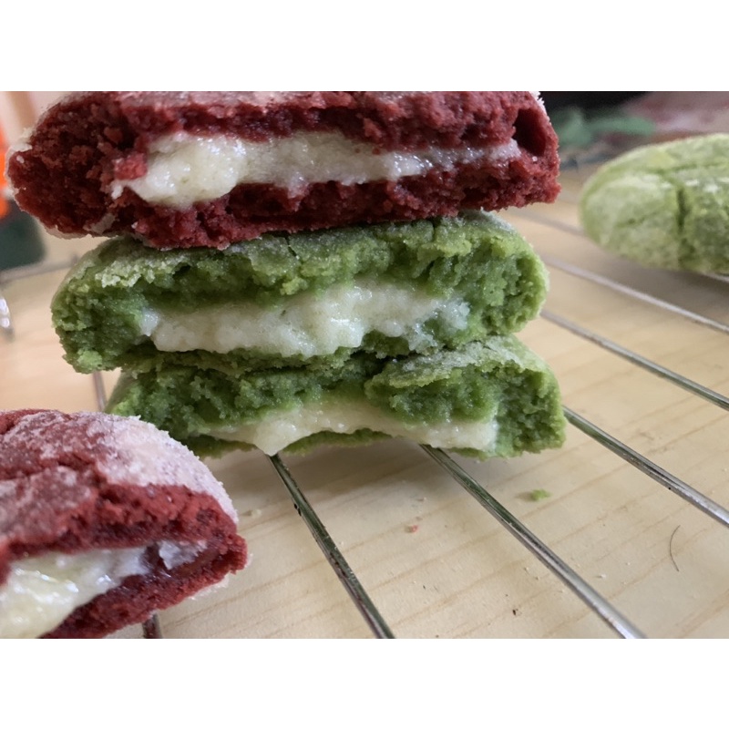 

red velvet cheese cookies