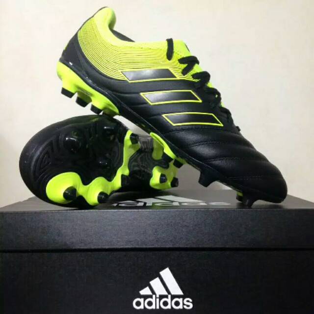 Sepatu Bola Adidas copa 19.3 FG