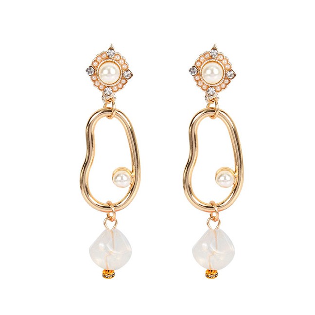 LRC Anting Tusuk Fashion Pearl Alloy Irregular Acrylic Stud Earrings F58339