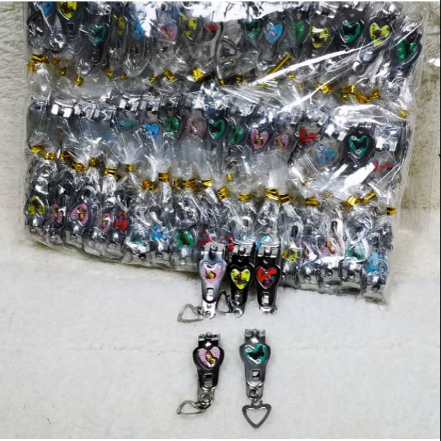 

Souvenir gunting kuku love murah 1 pak isi 100pcs