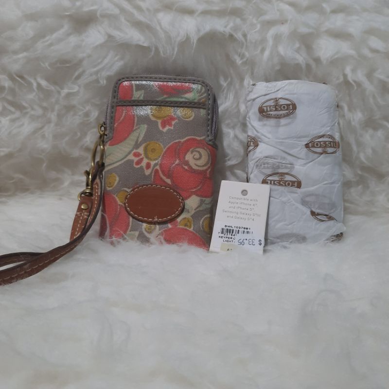 dompet (pouch) fossil