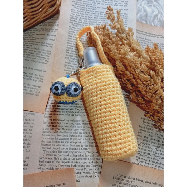 Hand sanitizer holder rajut minion/gantungan hand sanitizer lucu/temoat hand sanitizer bahan rajut