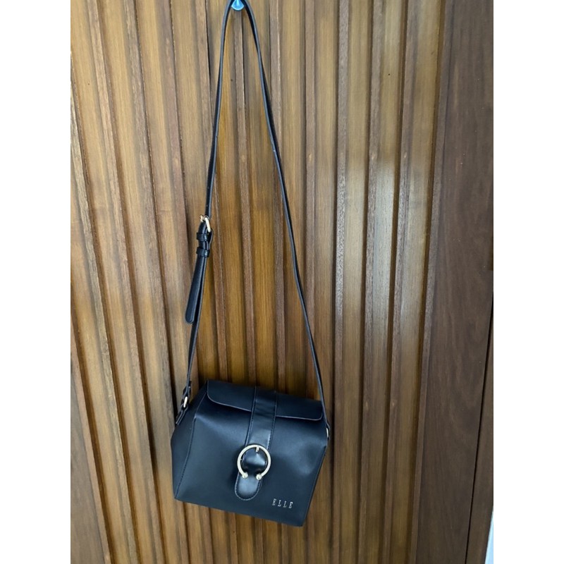 Preloved Tas selempang ELLE ORIGINAL
