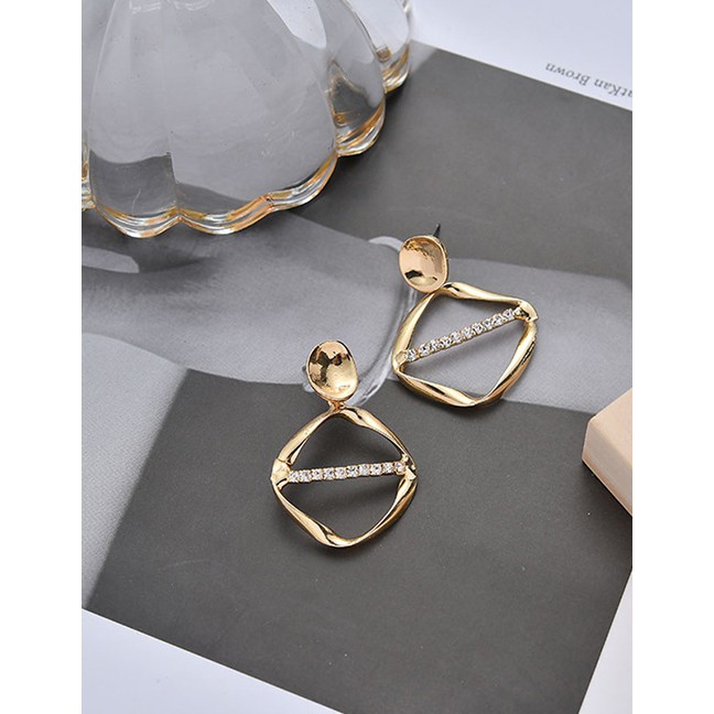 LRC Anting tusuk Fashion Golden Geometric Metal Triangle Diamond Earrings D80661