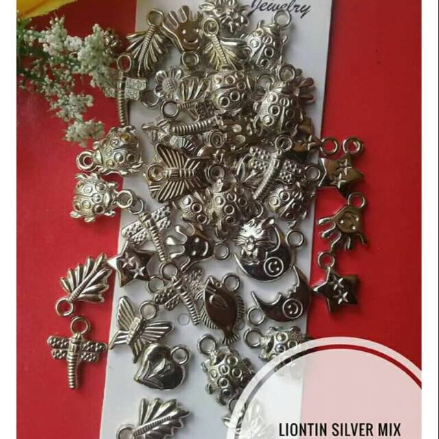 Liontin /charm ringan aneka model