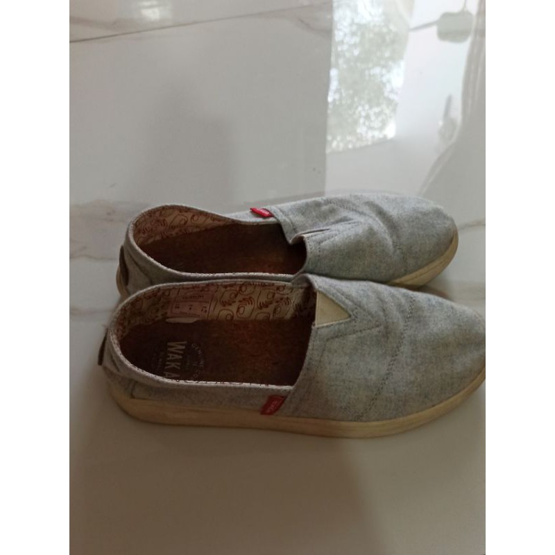 Preloved Sepatu Wanita Wakai