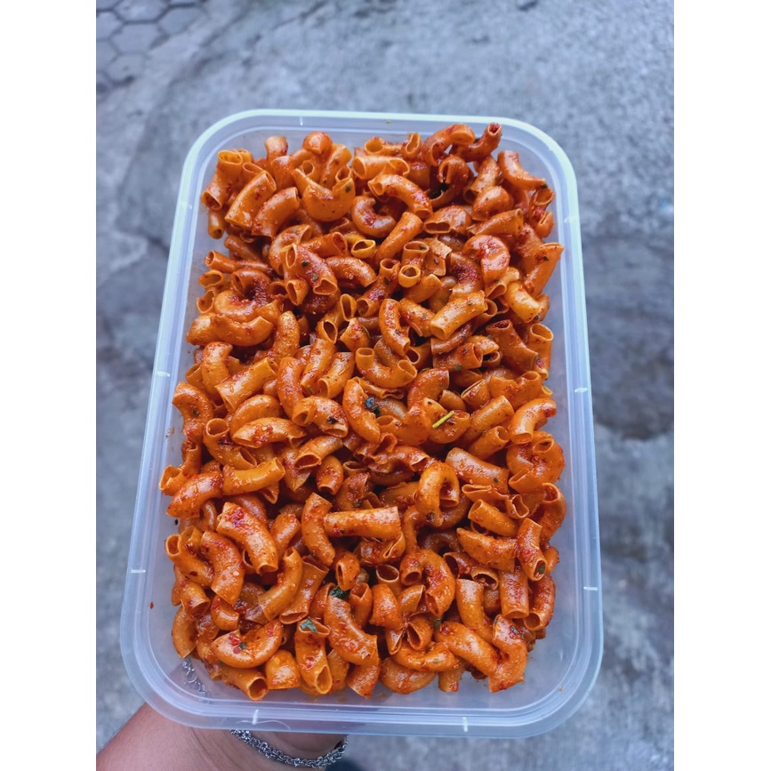 

Makroni bantet/Makroni pedas Daun jeruk/Makroni pipa kriuk Extra pedas atau makroni kemasan box