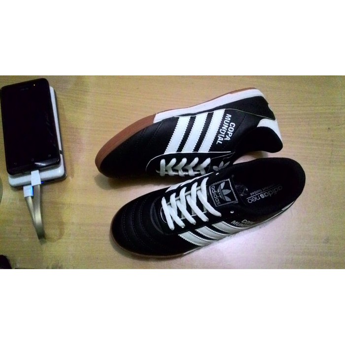 adidas copa mundial classic