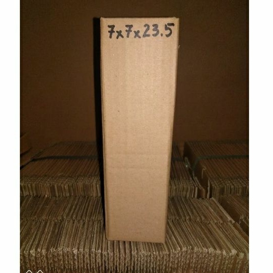 

Kardus 7x7x23.5 cm Botol 600 ml Baru Tebal Polos luar dalam
