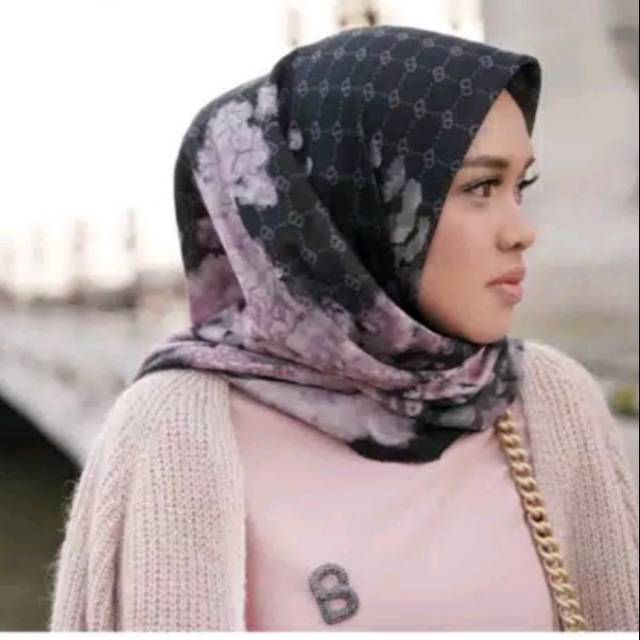 Buttonscarves Hydrangea Noir