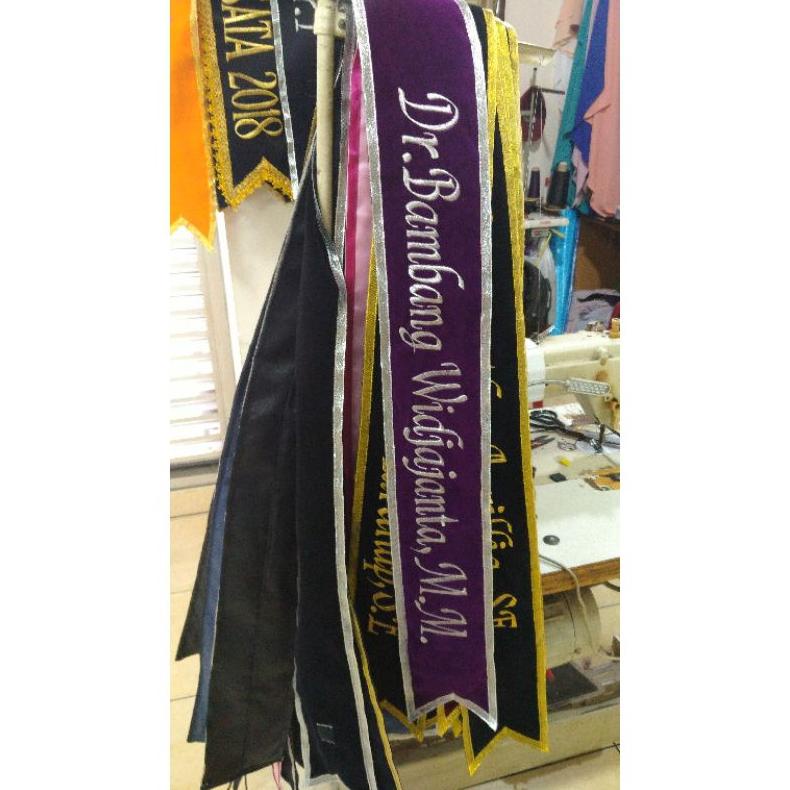Slempang Wisuda Bordir /Selempang Wisuda Beludru Bandung Express/Aksesori Wisuda/Selempang Murah/Cep