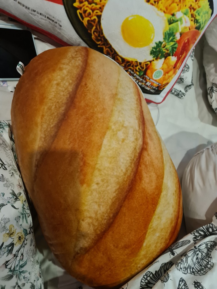 Bantal Bentuk Roti 60x40 Cm