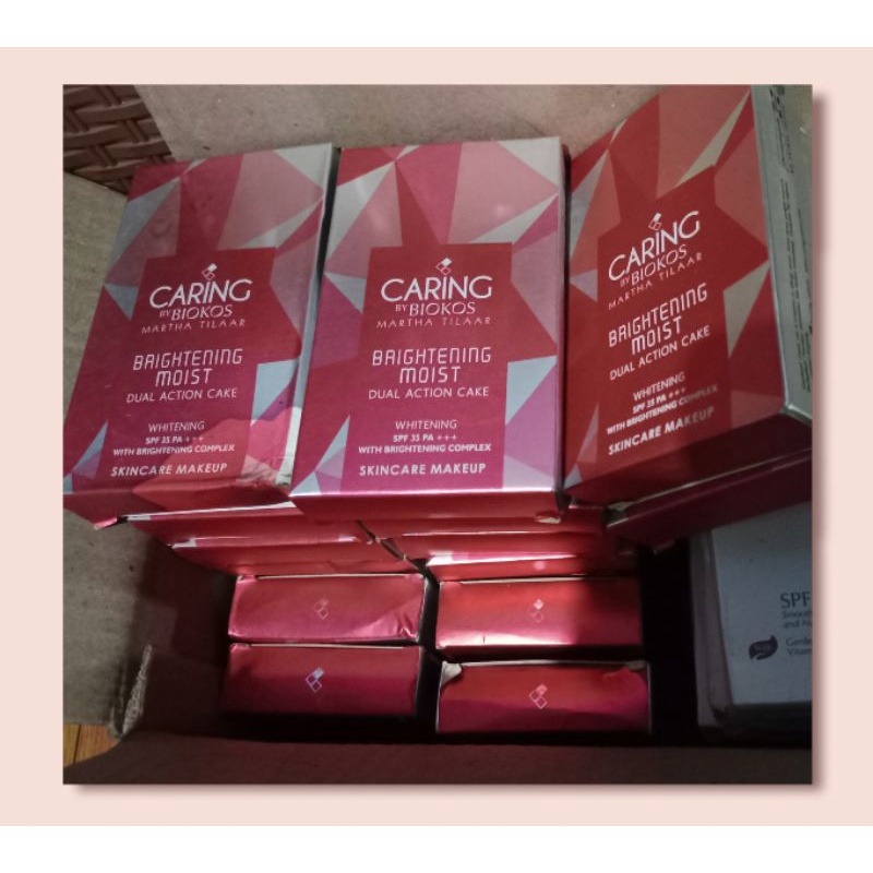 CARING BY BIOKOS Brightening Moist Dual Action Cake SPF 35 PA +++ Reject dus