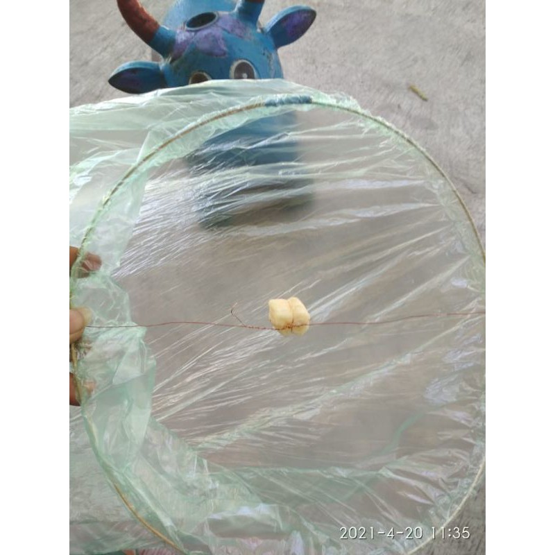 lampion plastik terbang