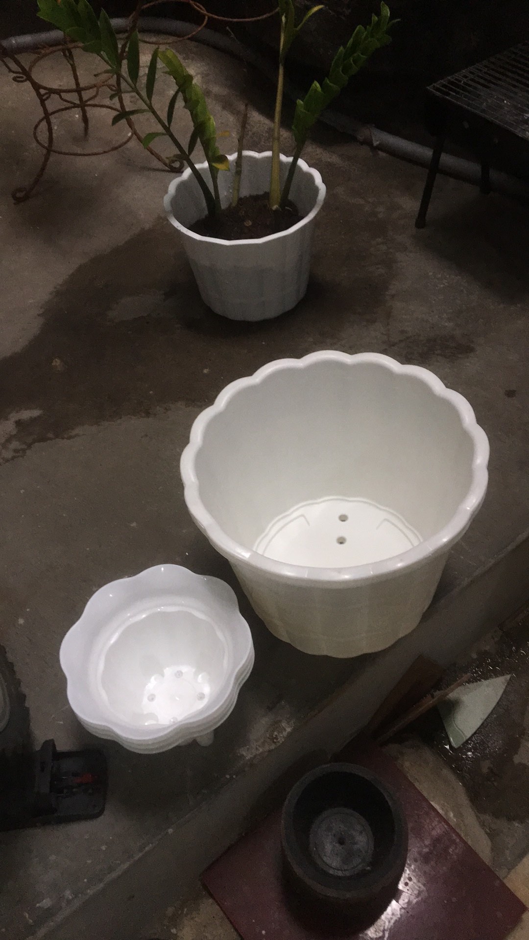 Pot Bunga Kaki Plastik 20 Cm