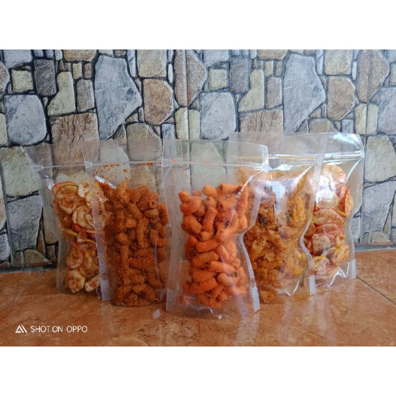 

KERUPUK SEBLAK