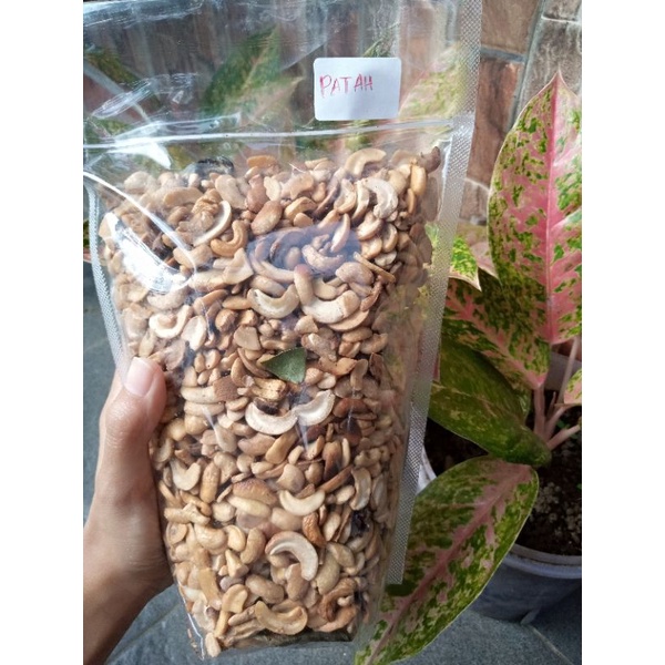 

kacang mede