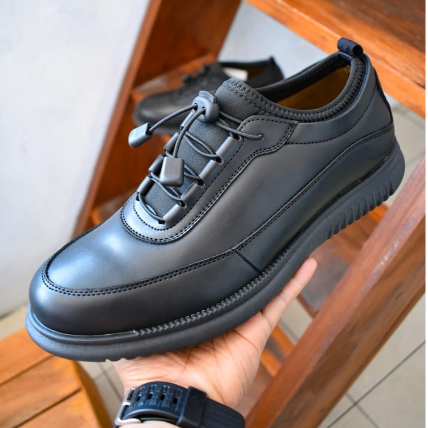 Wave Black - Sepatu Sneakers Pria Kasual Kerja Original | Croft.co x Volve Project |