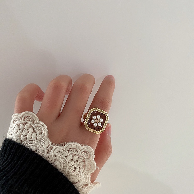 Vintage Open Ring Fashion Pearl Flower Square Black Personality Light Luxury Ring for Women