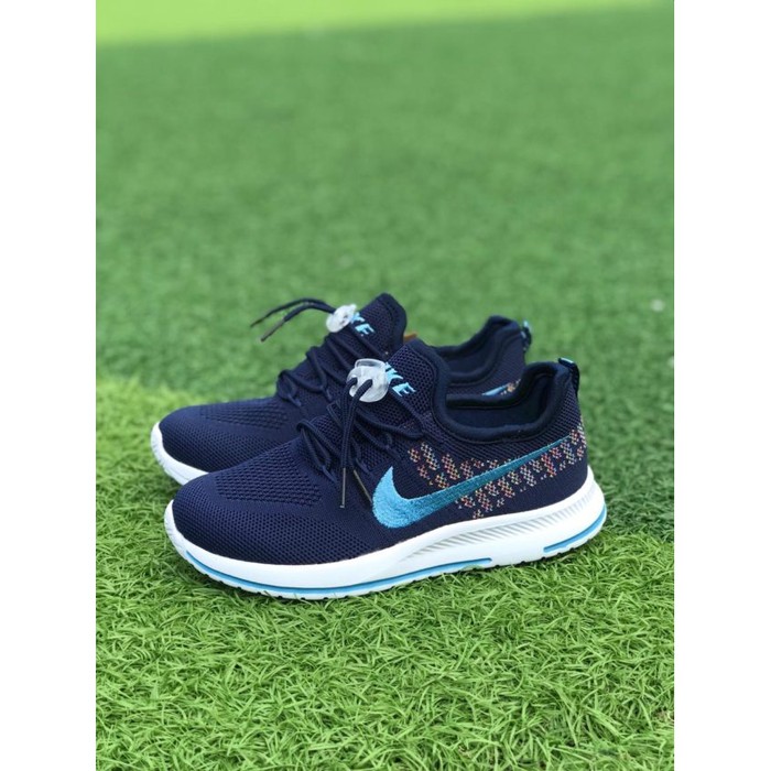 Sepatu Sekolah Nike anak warna hitam dan navy terakhir
