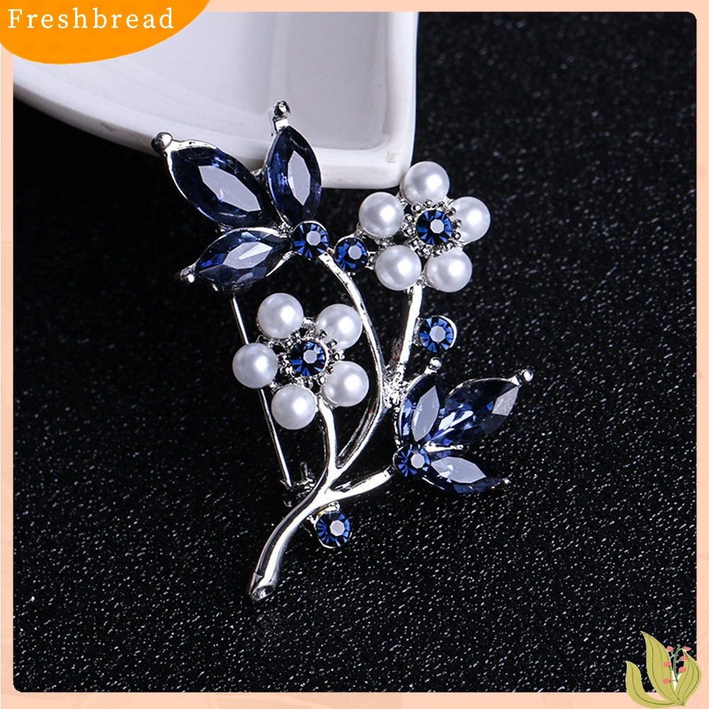 [ TERLARIS]Women Faux Pearl Rhinestone Petals Flowers Brooch Pin Jewelry Clothing Accessory