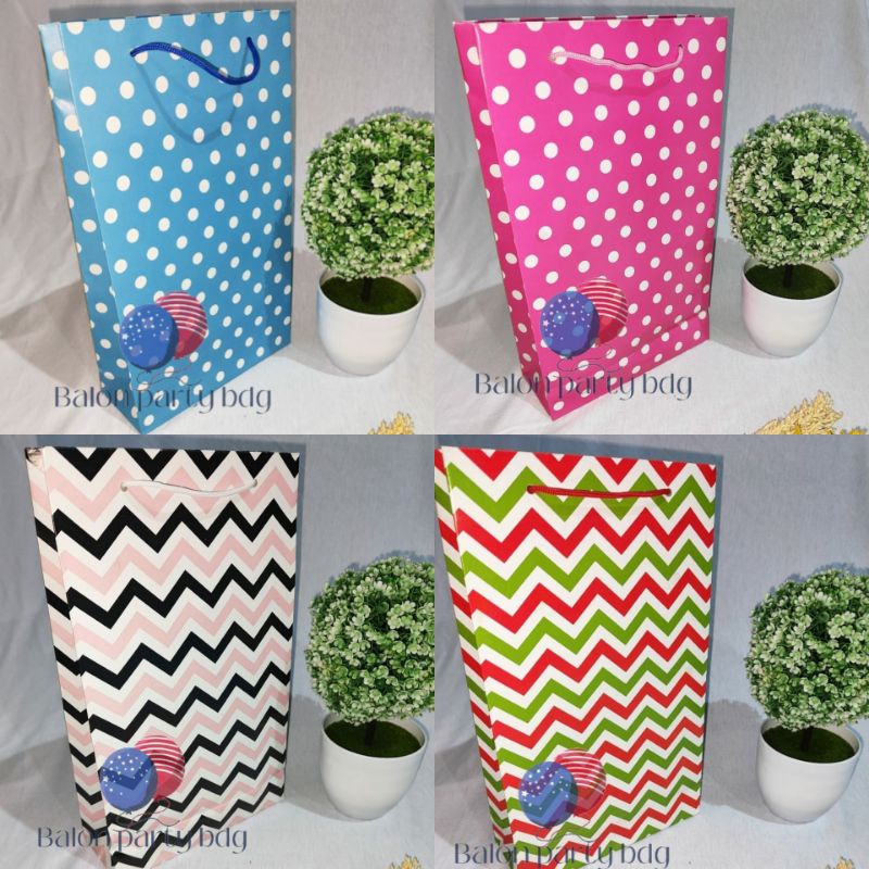 

[ SATUAN ] Papper Bag Untuk Snack Ulang Tahun / Tas Jinjingan Bahan Kertas Tebal / Goodie Bag Hadiah