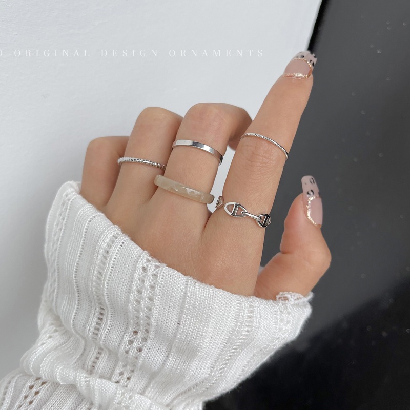 Set Cincin Bahan Resin Warna Silver Untuk Wanita