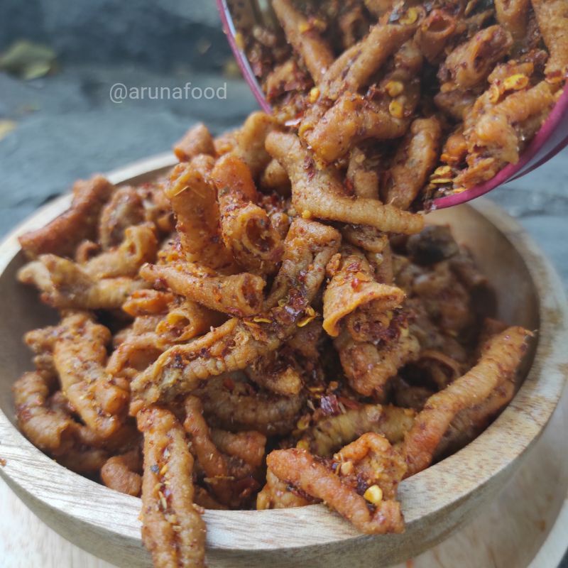 

Usus Pedas Daun Jeruk Kripik Usus Ayam Krispi Crispy 250 Gram