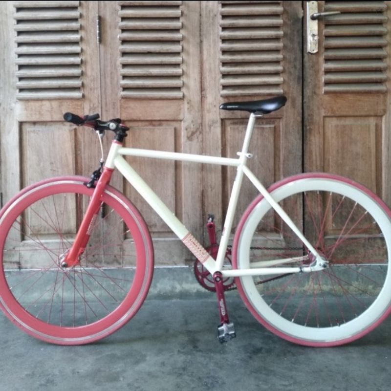 Sepeda Fixie United Soloist 02
