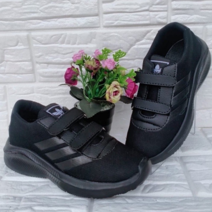 SEPATU SEKOLAH !! SEPATU ADIDAS HITAM POLOS REKAT SEPATU ANAK SNAEKERS CASUAL RUNNING SPORTY CEWEK COWOK TERBARU