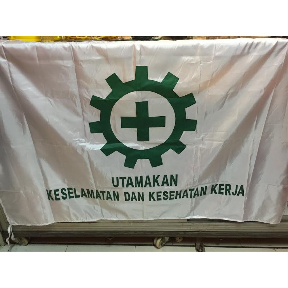 Bendera K3 Utamakan Keselamatan ukuran 130 x 90 cm