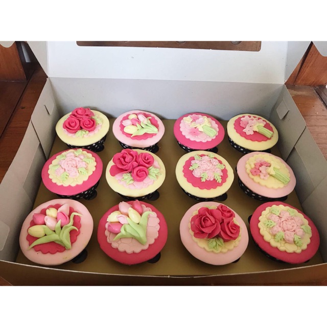 

Cupcakes tema Flower/Bunga Pink pastel