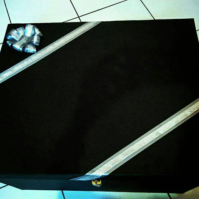 

Kotak kado dengan gembok 50*40*30 cm