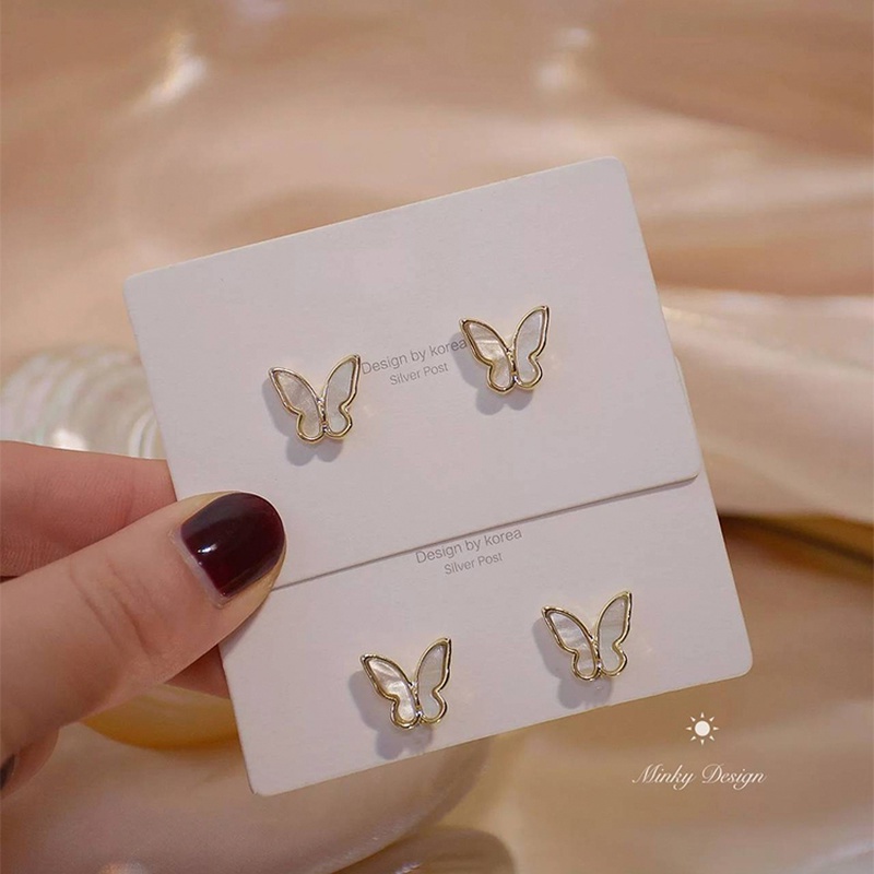 Anting Stud Desain Butterfly Bahan Metal Warna Emas Putih Gaya Korea Untuk Wanita