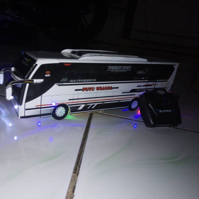 Miniatur bus RC