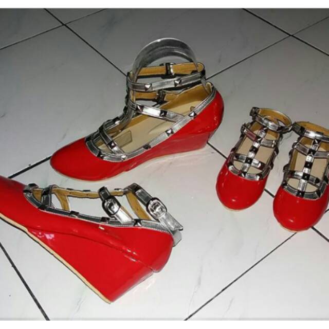Sepatu couple