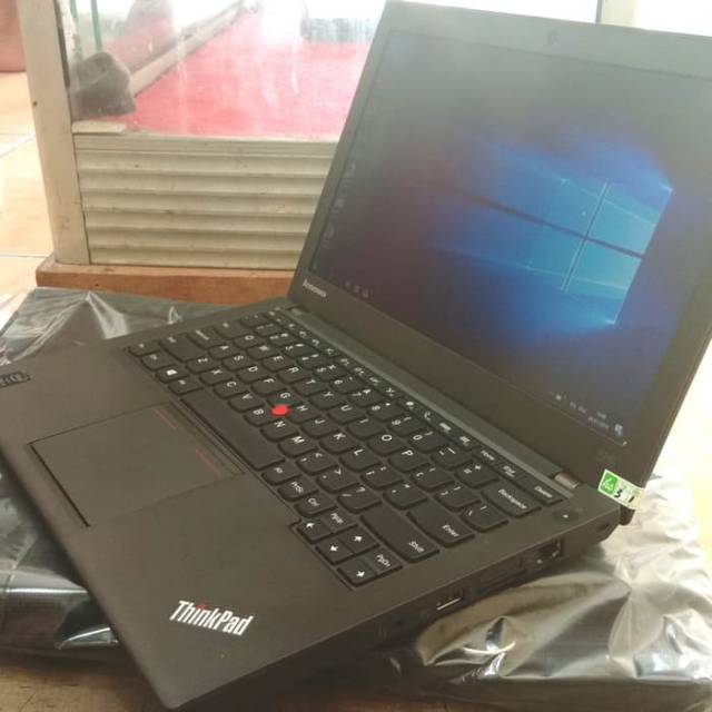 LENOVO X240 core i5 -  Thinkpad gen 4 - laptop murah second untuk gaming editing kuliah