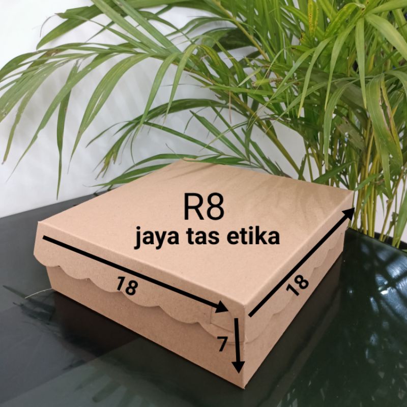 Dus coklat R8 kraf 18x18 cm / kotak kue R8 /kotak nasi R8