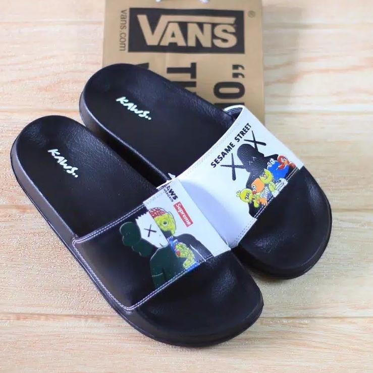  VC 15Ag21d Sandal  Slide Unisex KAWS sesame street 