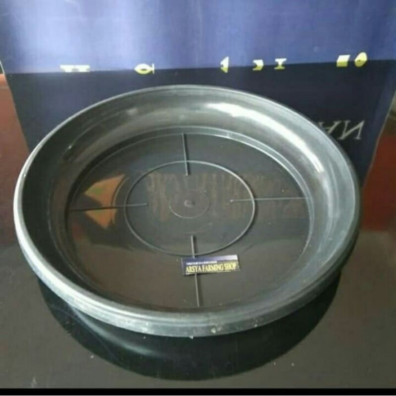 alas pot / tatakan pot hotam diameter 50 cm